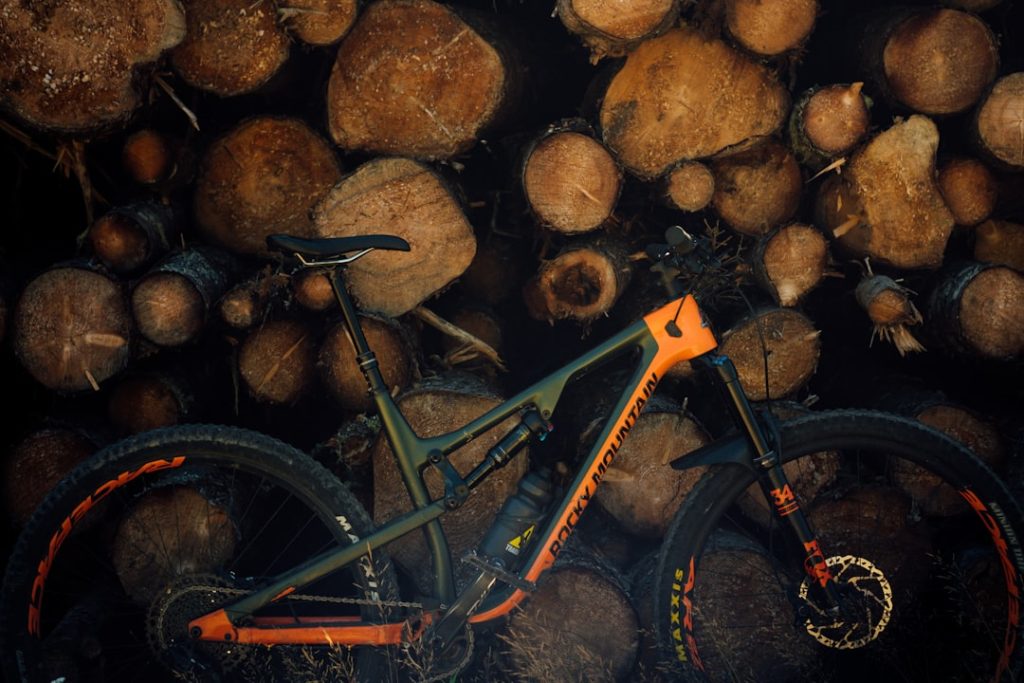 découvrez l'univers passionnant de l'enduro, une discipline du motocyclisme tout-terrain qui combine aventure, technique et sensations fortes. que vous soyez débutant ou expert, plongez dans des conseils, des équipements incontournables et des récits d'escapades inoubliables.