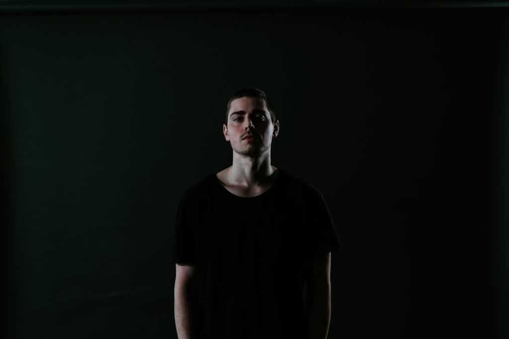 découvrez notre guide complet pour les jeunes conducteurs : conseils pratiques, astuces de sécurité et informations sur les assurances adaptées. préparez-vous à prendre la route en toute confiance et avec le savoir-faire nécessaire pour une conduite responsable.