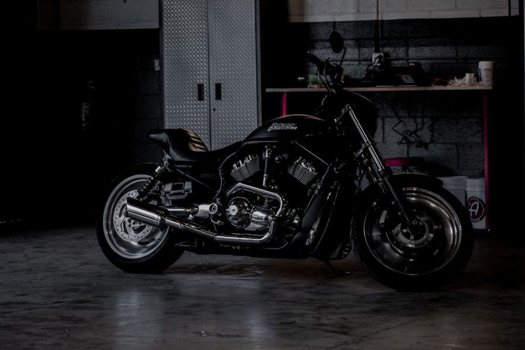 découvrez l'univers des motos, des performances exceptionnelles aux modèles tendance. que vous soyez passionné de sensations fortes ou simple amateur, trouvez la moto qui vous correspond et explorez nos conseils pour l'entretien, les accessoires et les meilleures randonnées.