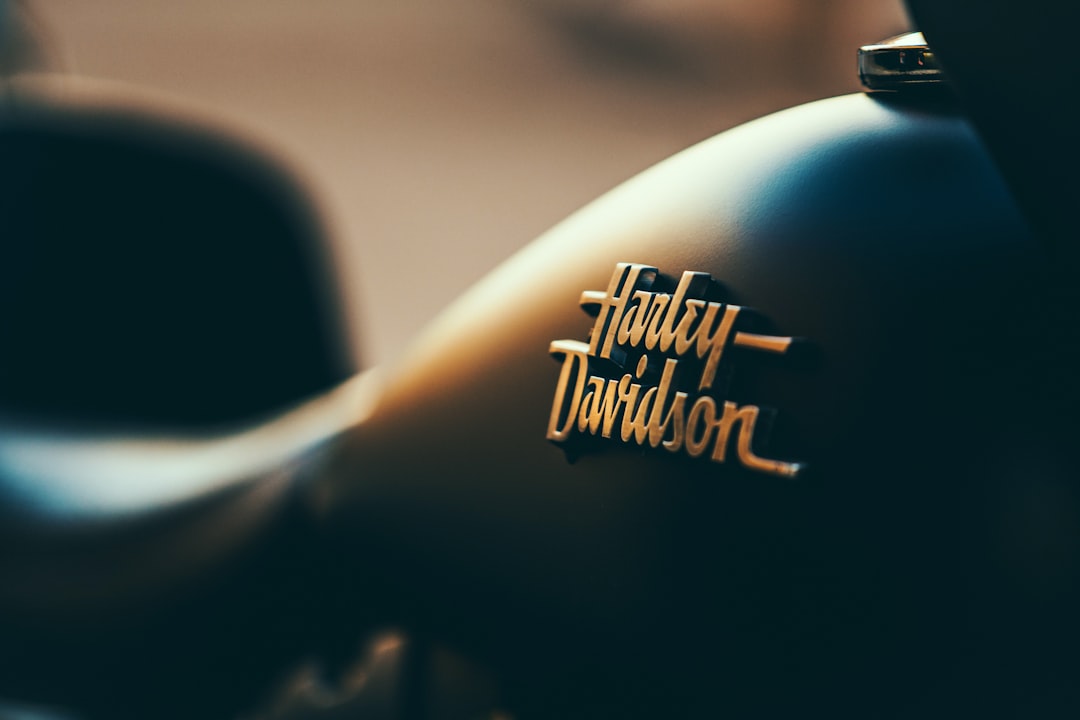 découvrez notre simulateur d'assurance moto, qui vous permet de comparer les offres et de trouver la couverture idéale pour votre deux-roues. obtenez des devis personnalisés, des conseils adaptés et protégez votre aventure sur la route en toute sérénité.