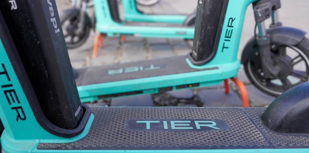 découvrez le monde des scooters : des véhicules pratiques, économiques et écologiques pour traverser la ville avec style. explorez nos conseils d'achat, les modèles populaires et les tendances actuelles pour faire le meilleur choix selon vos besoins.