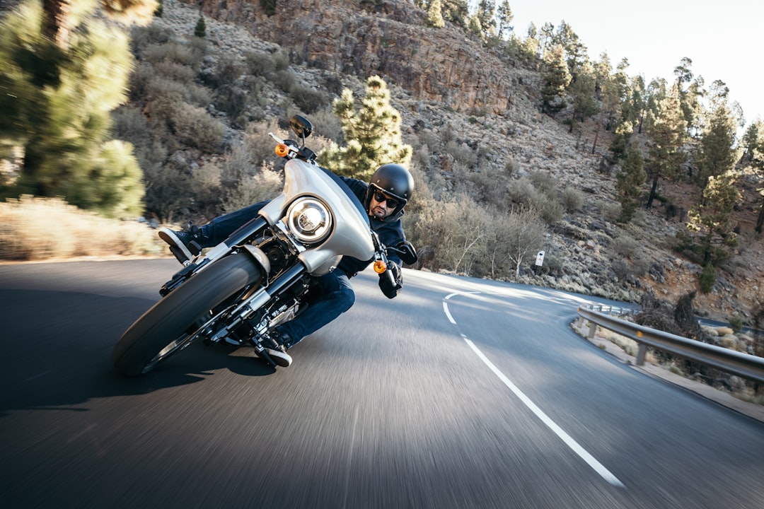 découvrez la a2 motorcycle, idéale pour les amateurs de sensations fortes et de liberté sur deux roues. profitez de ses performances exceptionnelles, de son design moderne et de ses caractéristiques de sécurité avancées. parfaite pour les trajets quotidiens ou les aventures sur route, cette moto allie confort et puissance.
