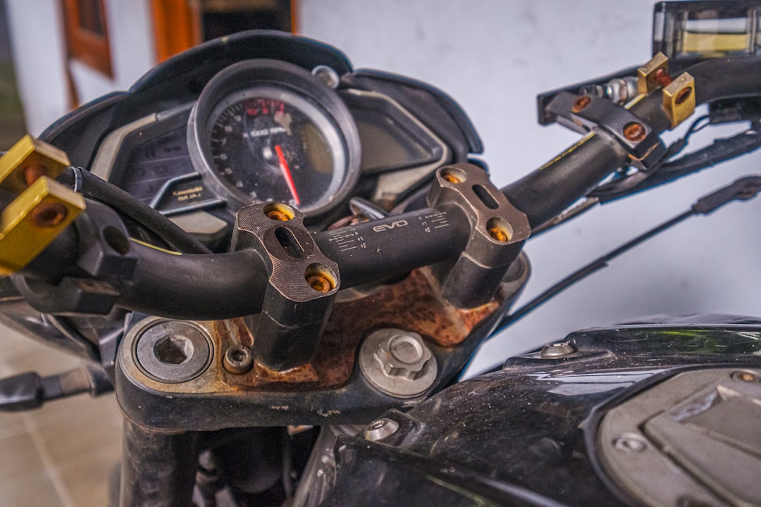 découvrez l'univers des motos touring, alliant confort et performance pour des voyages inoubliables. explorez nos conseils, astuces et modèles idéaux pour vos aventures sur deux roues.