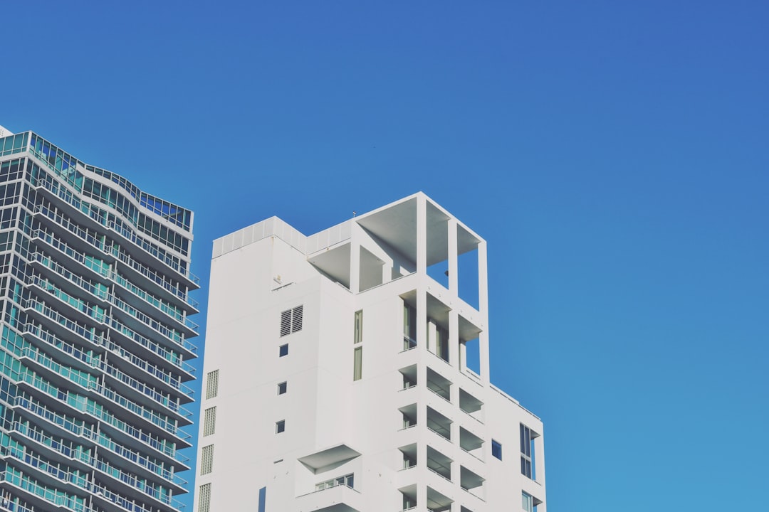 découvrez ce qu'est une période d'essai, ses enjeux et ses implications pour les employés et les employeurs. apprenez comment naviguer avec succès cette phase transitoire et tirer profit des opportunités qu'elle offre.