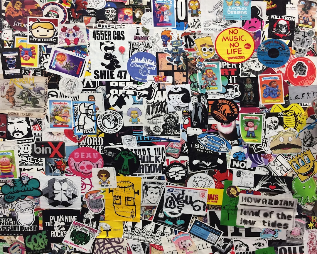 découvrez notre collection de stickers uniques pour tous vos projets créatifs ! que ce soit pour personnaliser votre ordinateur, embellir vos carnets ou décorer vos espaces, notre large gamme de designs saura vous inspirer. idéals pour petits et grands, nos stickers apportent une touche fun et colorée à votre quotidien.