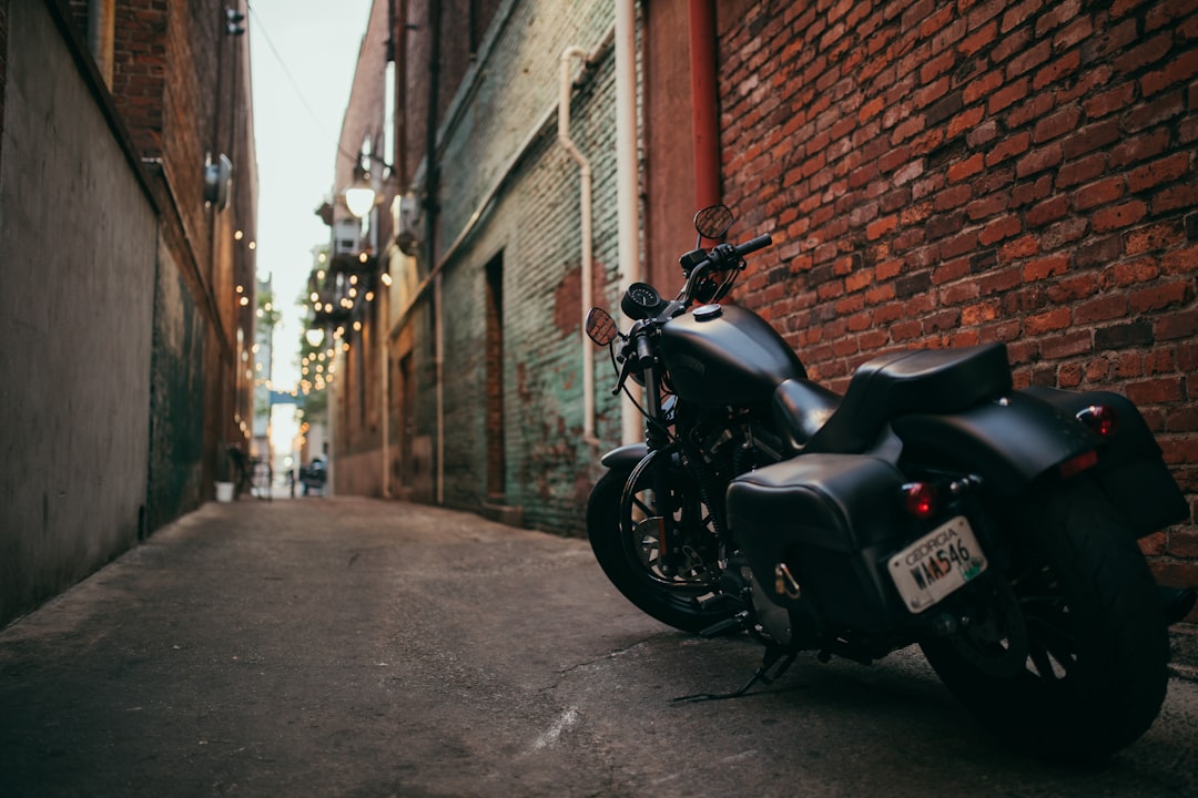 protégez votre moto avec une assurance moto adaptée à vos besoins. découvrez nos options d'assurance abordables qui offrent une couverture complète, y compris la responsabilité civile, le vol et les dommages. obtenez un devis personnalisé en quelques clics et roulez en toute sérénité.