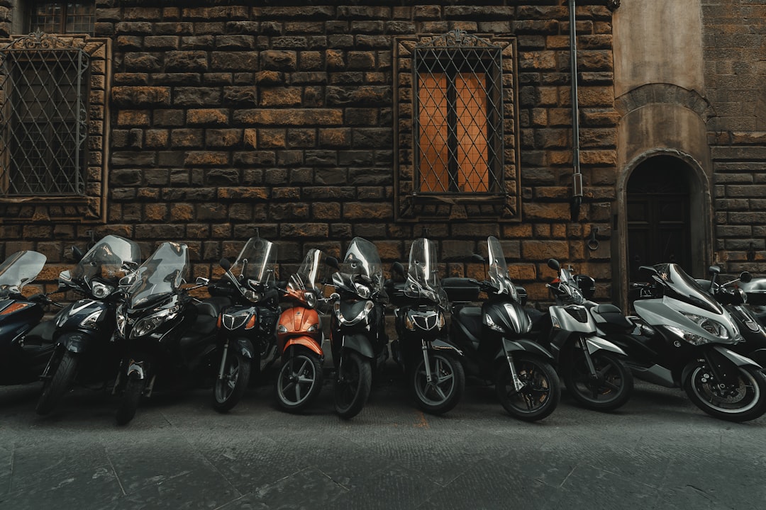 découvrez l'univers passionnant des motos : des conseils d'achat aux dernières tendances, en passant par les modèles emblématiques et les astuces d'entretien. rejoignez la communauté des passionnés et vivez votre passion pour la moto.